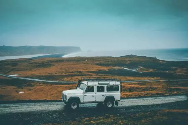 汽車(chē)品牌地鐵廣告