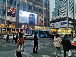 無錫云蝠大廈LED大屏廣告價(jià)格多少錢？無錫商圈LED戶外大屏廣告