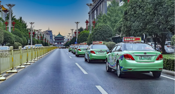 西安出租車廣告價格多少錢？西安出租車頂屏LED廣告餐飲門店案例