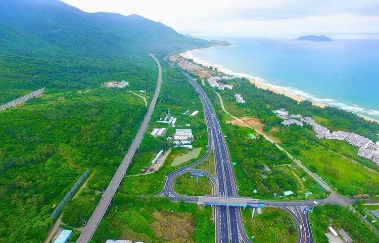 海南海口高速橋體廣告價格？海南東線高速跨線橋大牌廣告位置優(yōu)勢