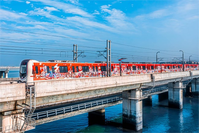 廈門地鐵內(nèi)外包車廣告游戲車身案例圖，廈門地鐵列車廣告價格收費