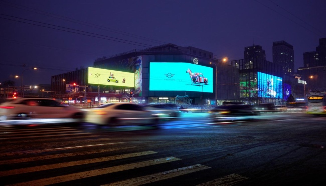 北京朝外THE BOX戶外三屏LED大屏廣告投放，北京商圈LED大屏廣告價格