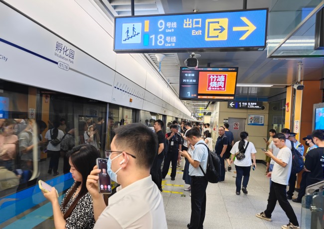 成都地鐵車廂電視小屏站臺(tái)列車廣告，成都地鐵視頻電子屏廣告價(jià)格