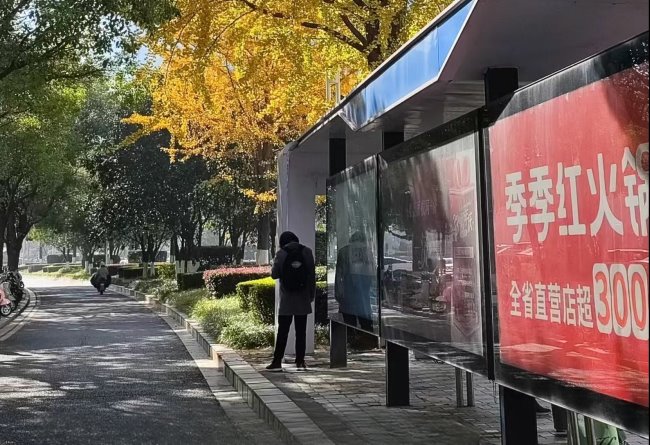 南昌公交站臺燈箱廣告投放，南昌巴士候車亭廣告價格