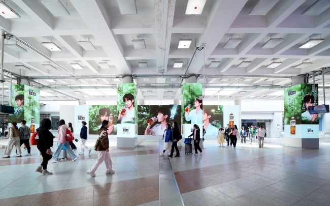 北京西直門(mén)地鐵站換乘墻面LED廣告，北京地鐵包柱大屏廣告價(jià)格